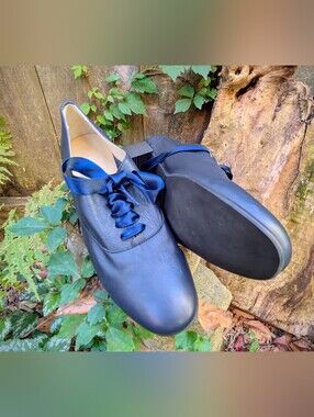 Salamander France Navy Edwardian Leather Heels 39 / Talons Cuir Marine Édouardie